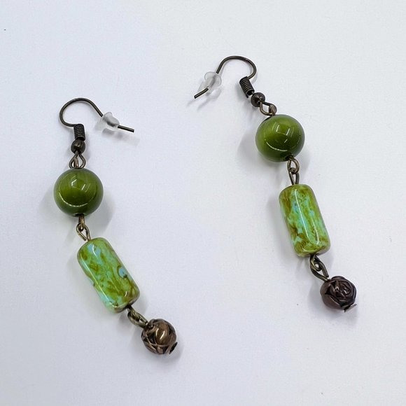 New / Hand Crafted - Green Cats Eye Glass Beaded Brass Tone Drop Earrings - Picture 5 of 6